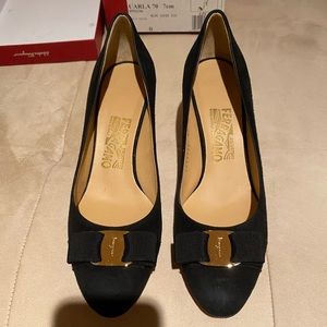NEW Salvatore Ferragamo Suede Pumps